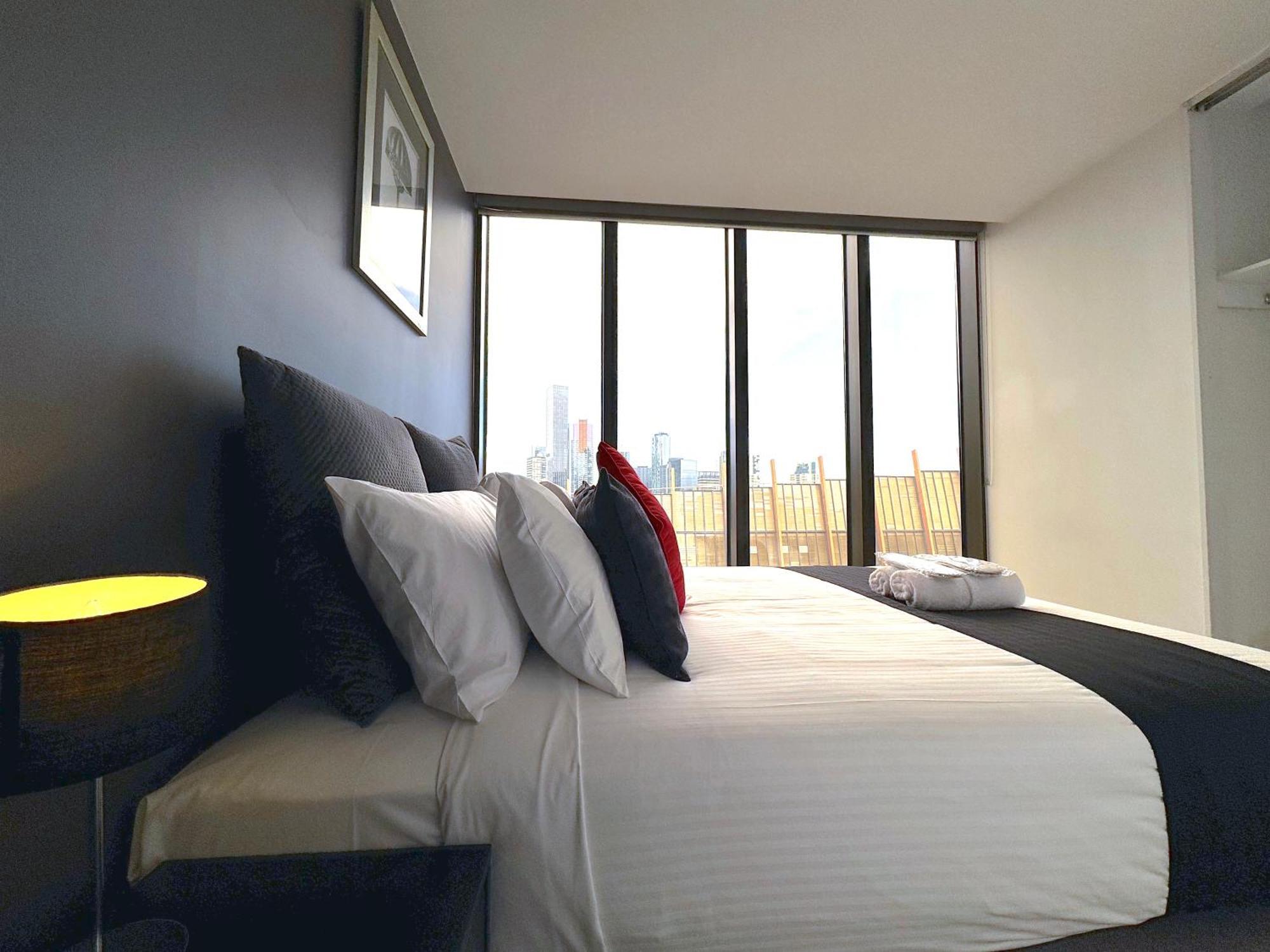 Aura On Flinders Serviced Apartments Melbourne Bagian luar foto